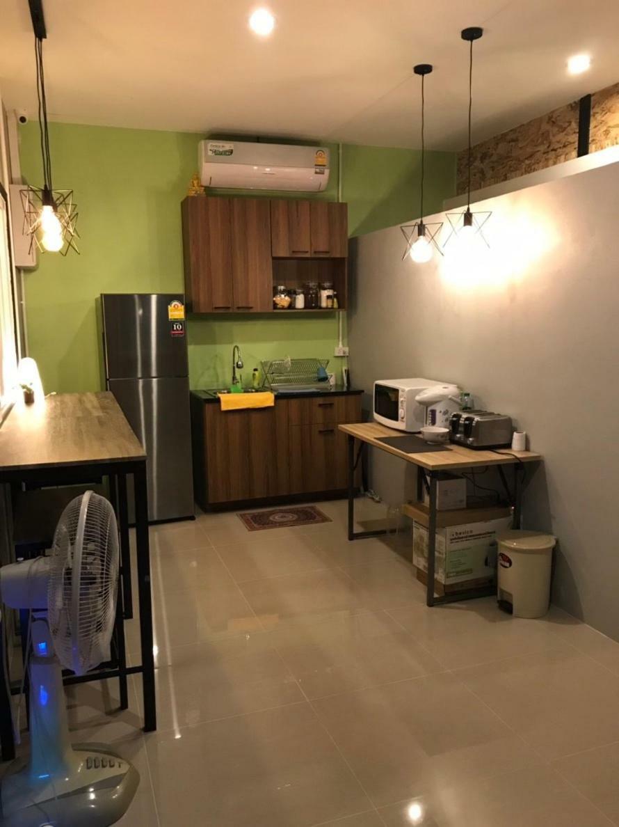 Baan Wararin Hostel Паттайя Экстерьер фото